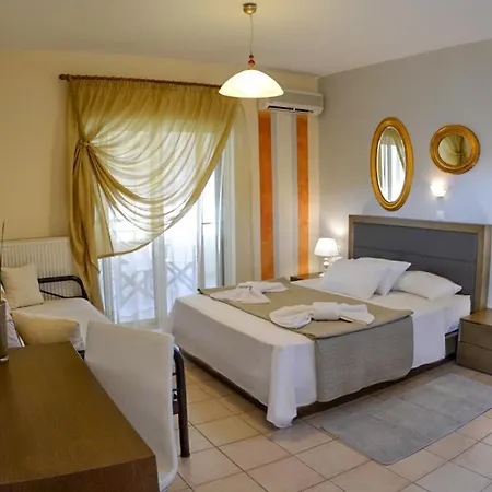 Michel Mar & Отель Неос-Мармарас