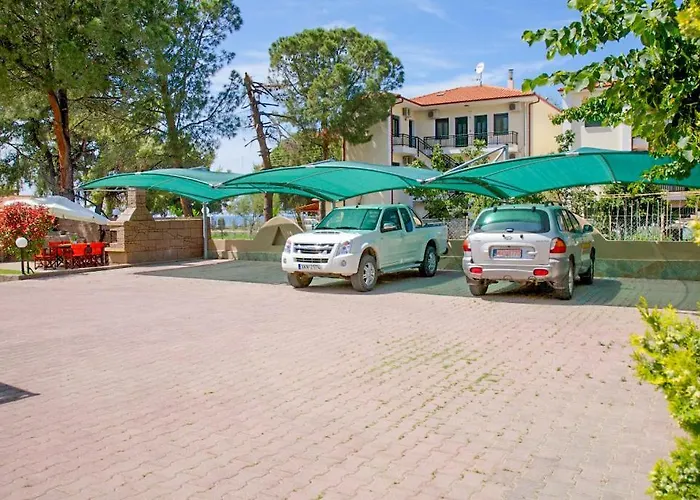 Michel Mar & Hotel Néos Marmarás