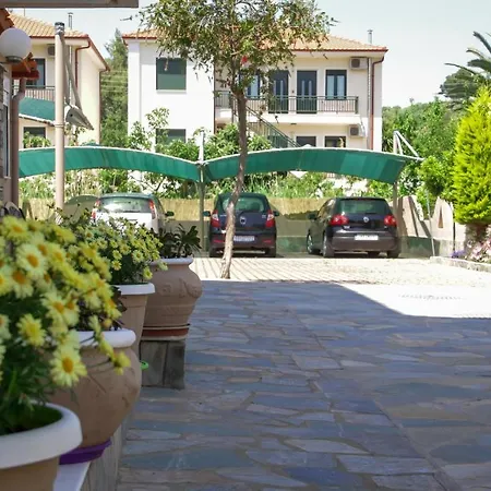 Michel Mar & Hotel 2*